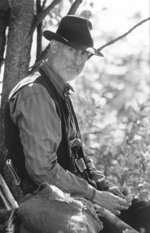 James Cromwell Fotoğrafı