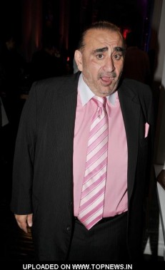 Ken Davitian Fotoğrafı