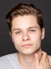 Toby Wallace fotoğrafı