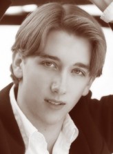 Andrew Jones (i) fotoğrafı