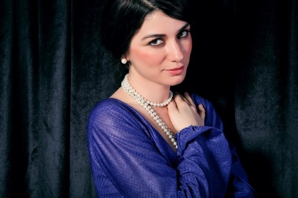 Öznur Kula Fotoğrafı