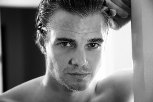 Taylor Handley Fotoğrafı