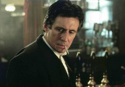 Gabriel Byrne fotoğrafı