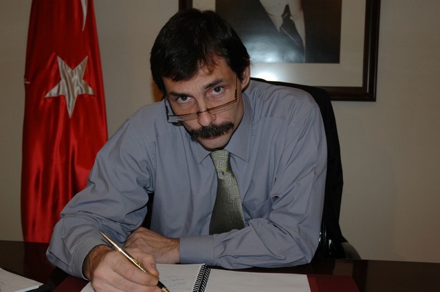 Erdal Beşikçioğlu Fotoğrafı