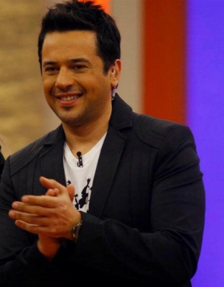 Emre Altuğ Fotoğrafı