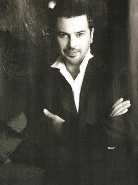 Emre Altuğ Fotoğrafı