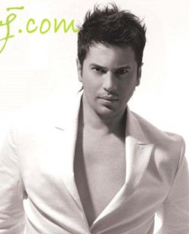 Emre Altuğ Fotoğrafı