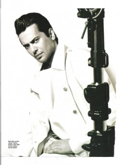 Emre Altuğ Fotoğrafı