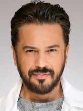 Emre Altuğ fotoğrafı