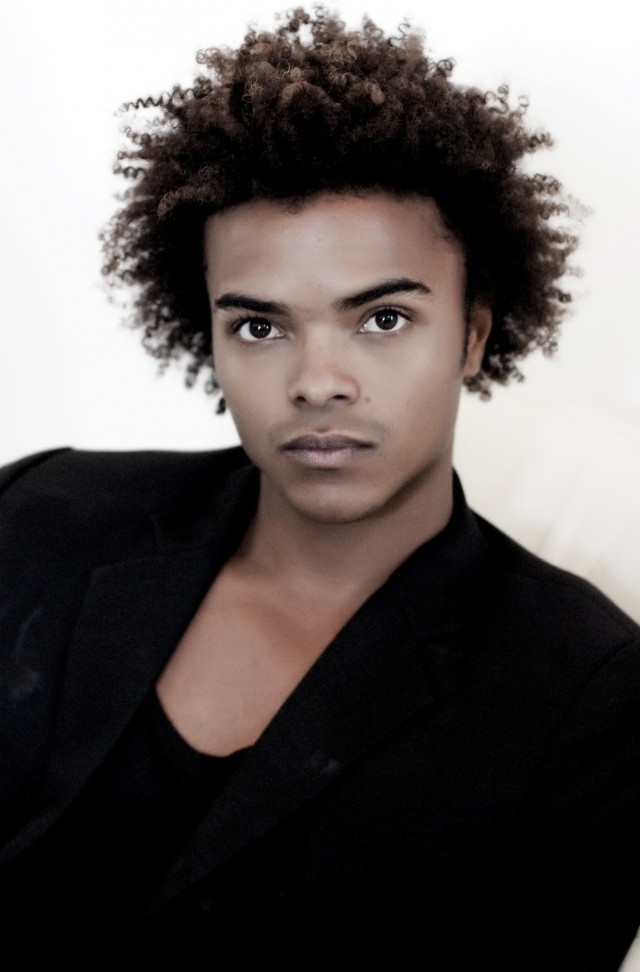 Eka Darville fotoğrafı