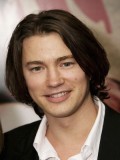 Tom Wisdom fotoğrafı