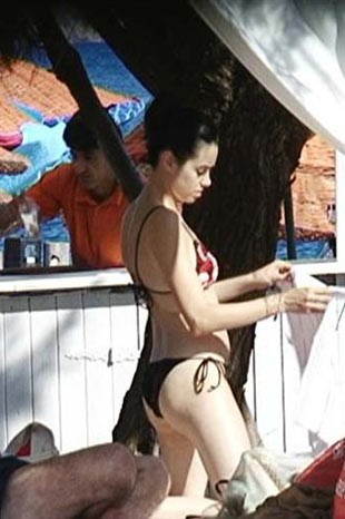 Özgü Namal Fotoğrafı