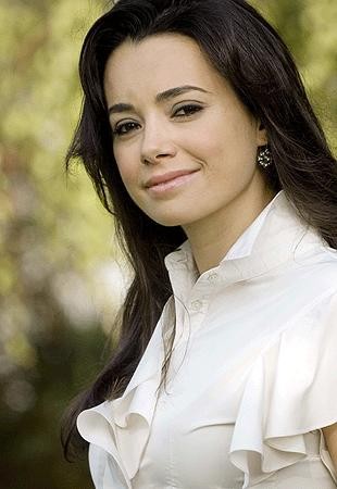 Özgü Namal Fotoğrafı