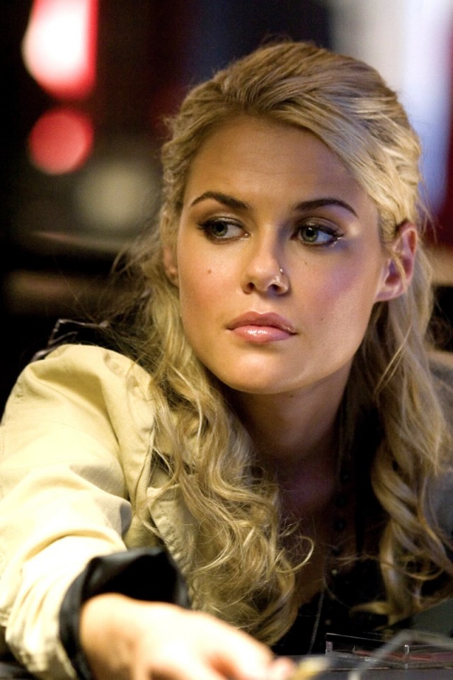 Rachael Taylor Fotoğrafı