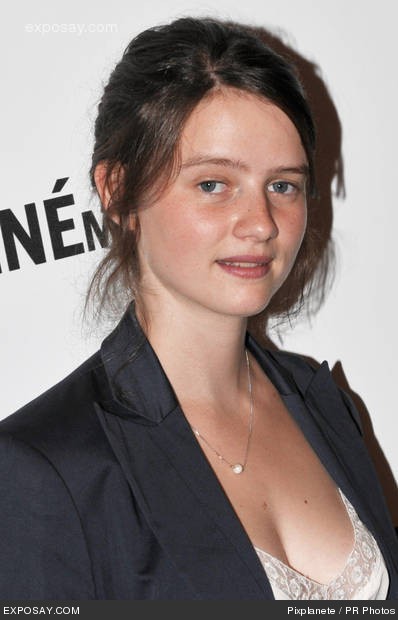 Pauline Etienne fotoğrafı