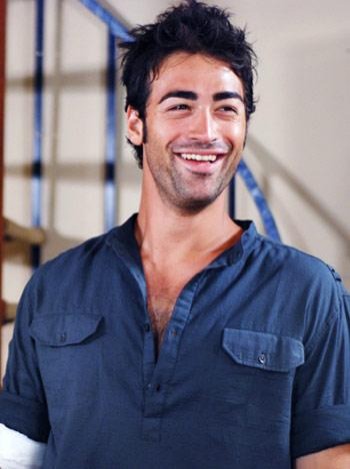 Sarp Levendoğlu Fotoğrafı