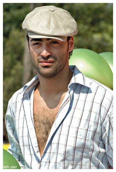 Sarp Levendoğlu fotoğrafı