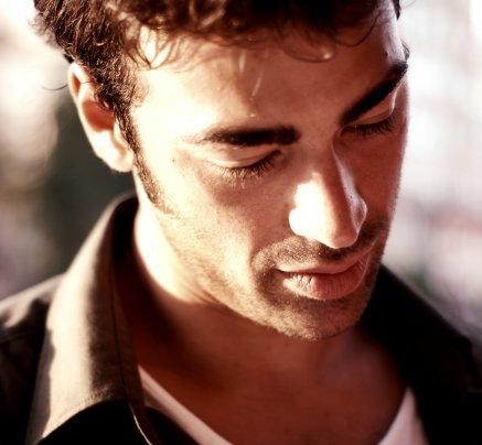 Sarp Levendoğlu Fotoğrafı