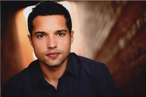 Alex Loynaz fotoğrafı