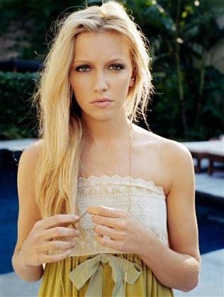 Katie Cassidy Fotoğrafı
