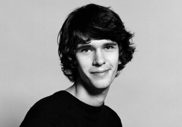 Ben Whishaw Fotoğrafı