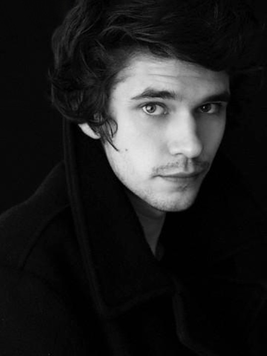 Ben Whishaw Fotoğrafı