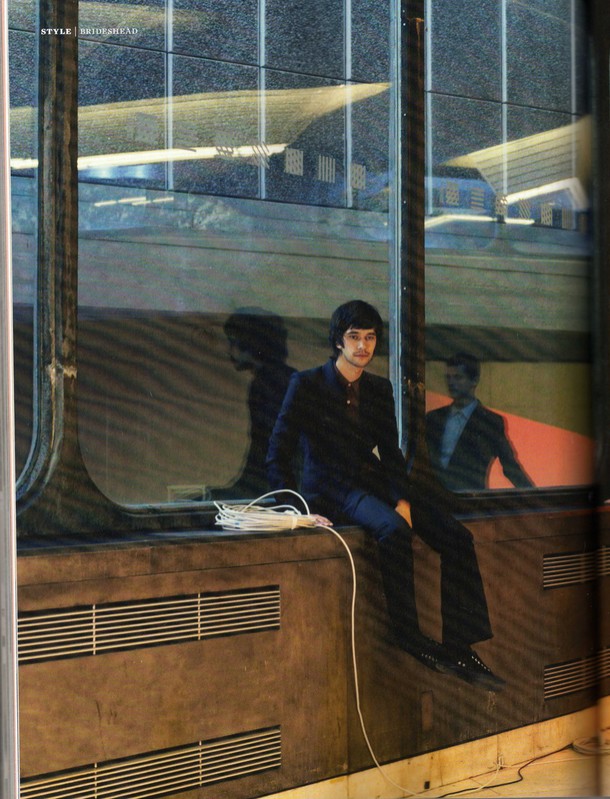 Ben Whishaw Fotoğrafı