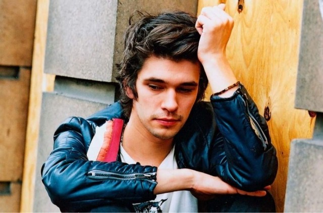 Ben Whishaw Fotoğrafı