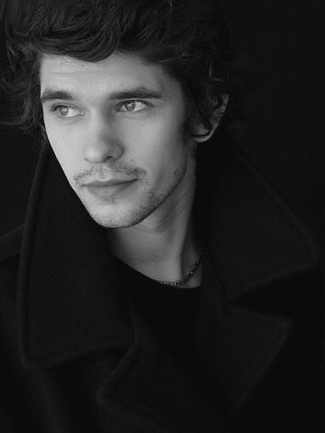 Ben Whishaw Fotoğrafı