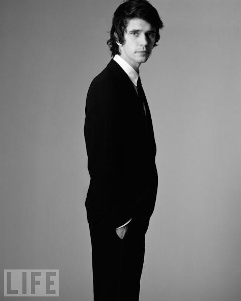 Ben Whishaw Fotoğrafı