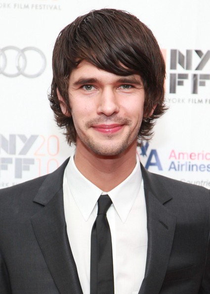 Ben Whishaw Fotoğrafı