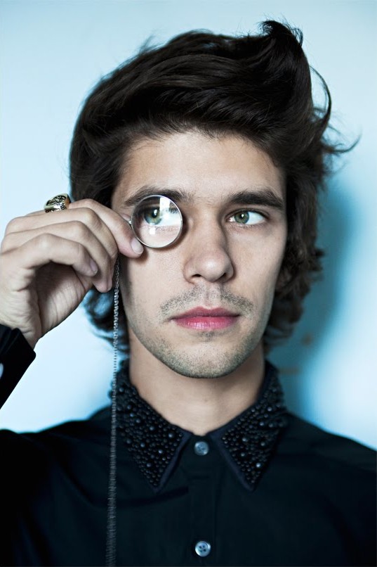 Ben Whishaw Fotoğrafı