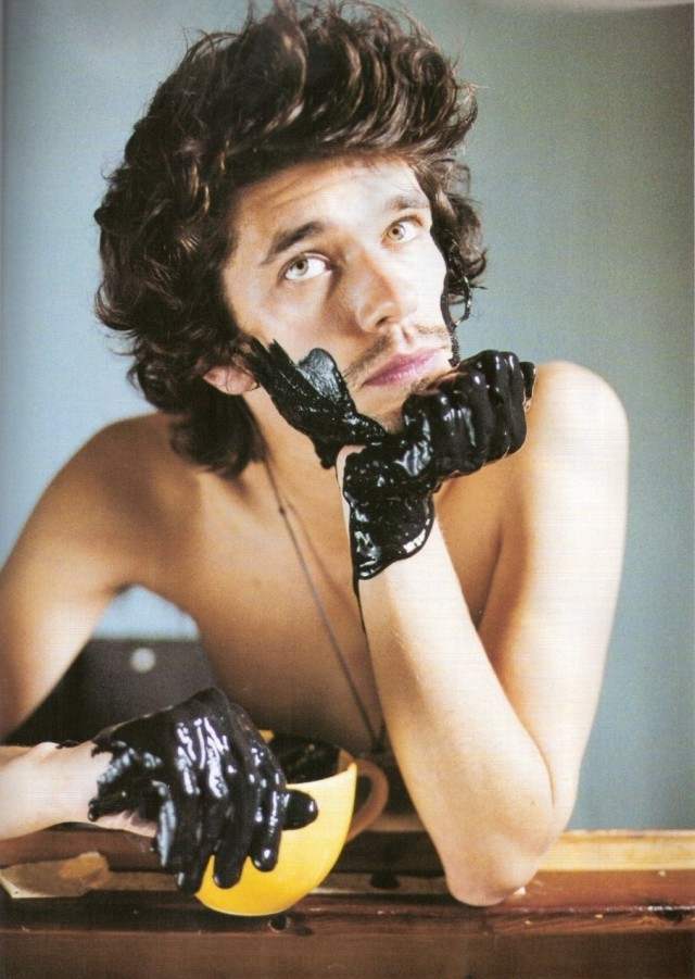 Ben Whishaw Fotoğrafı