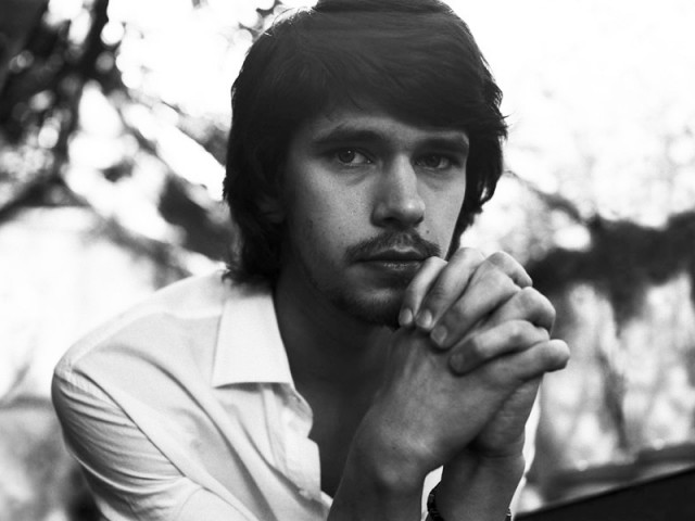 Ben Whishaw Fotoğrafı