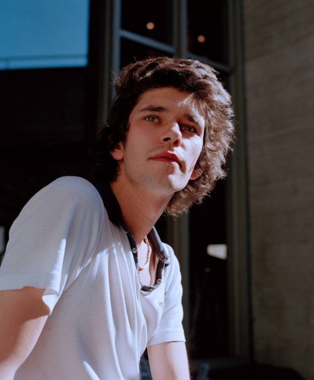 Ben Whishaw Fotoğrafı