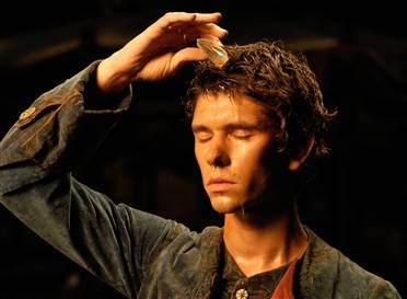 Ben Whishaw Fotoğrafı