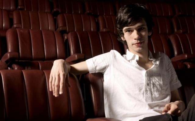 Ben Whishaw Fotoğrafı