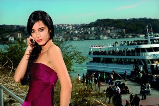 Cansu Dere Fotoğrafı