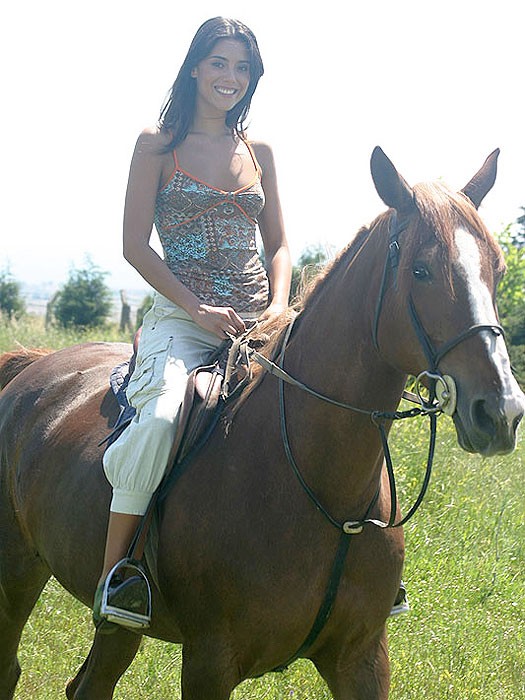 Cansu Dere Fotoğrafı