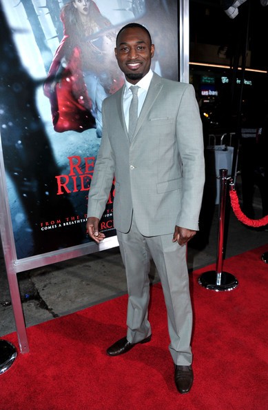 Adrian Holmes fotoğrafı