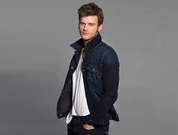 Kıvanç Tatlıtuğ fotoğrafı