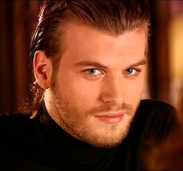 Kıvanç Tatlıtuğ Fotoğrafı