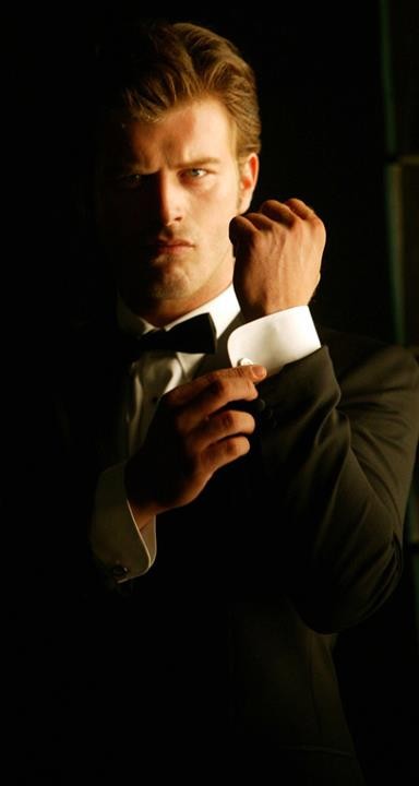 Kıvanç Tatlıtuğ Fotoğrafı