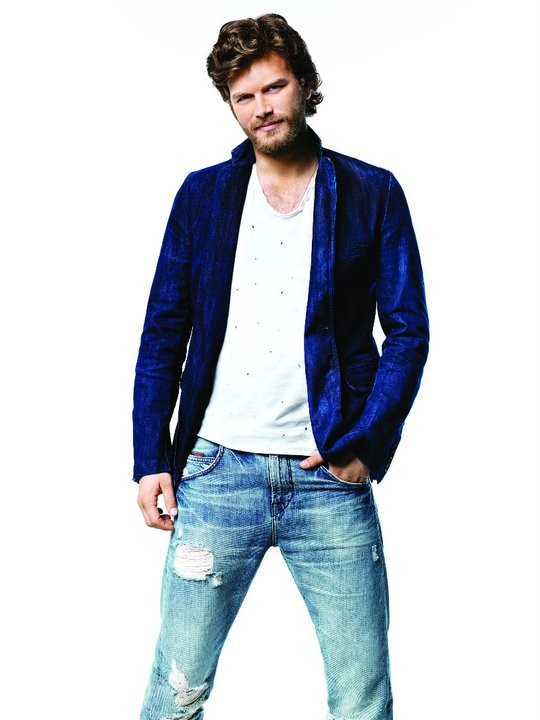 Kıvanç Tatlıtuğ Fotoğrafı