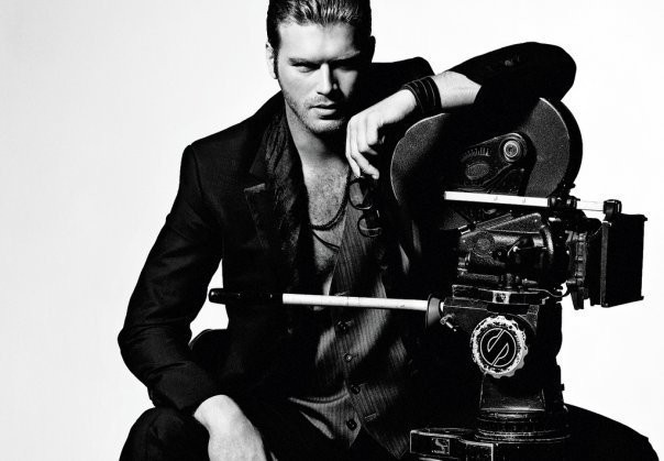 Kıvanç Tatlıtuğ Fotoğrafı