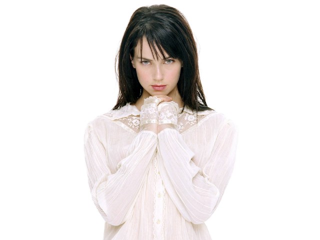 Mia Kirshner Fotoğrafı