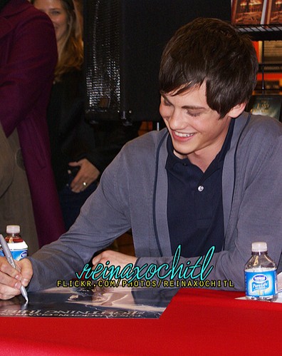 Logan Lerman Fotoğrafı