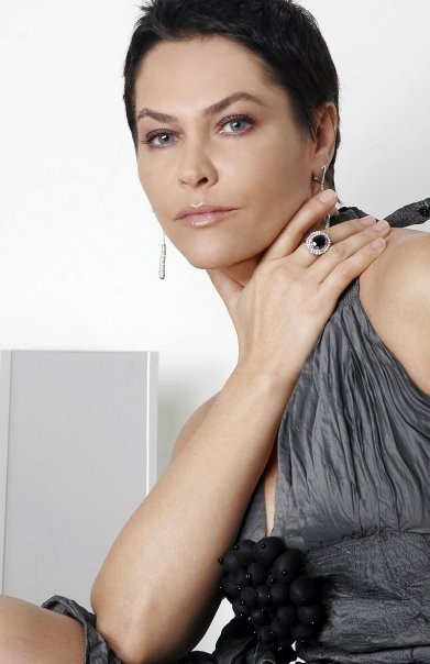 Hülya Avşar Fotoğrafı