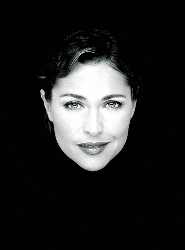 Hülya Avşar Fotoğrafı