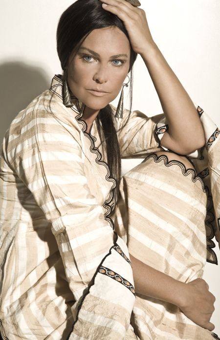 Hülya Avşar Fotoğrafı